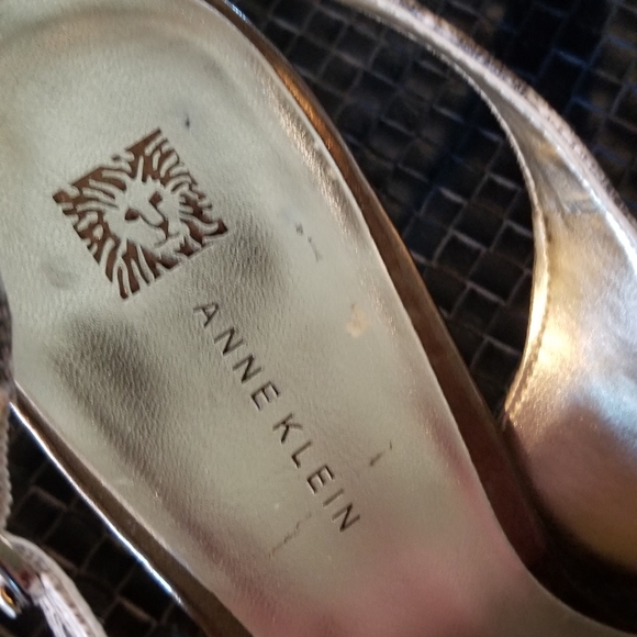 Peep toe sling back sandles never worn - Picture 2 of 4